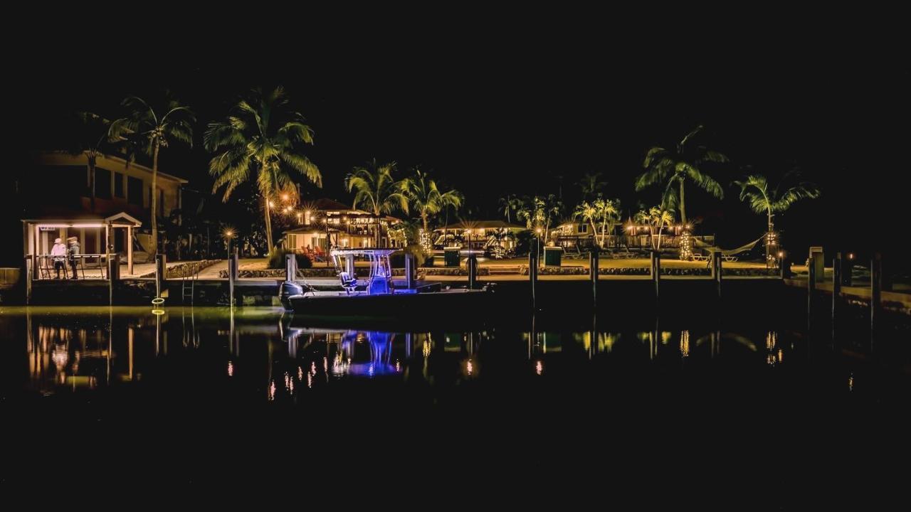 Ragged Edge Resort & Marina 아일라모라다 외부 사진
