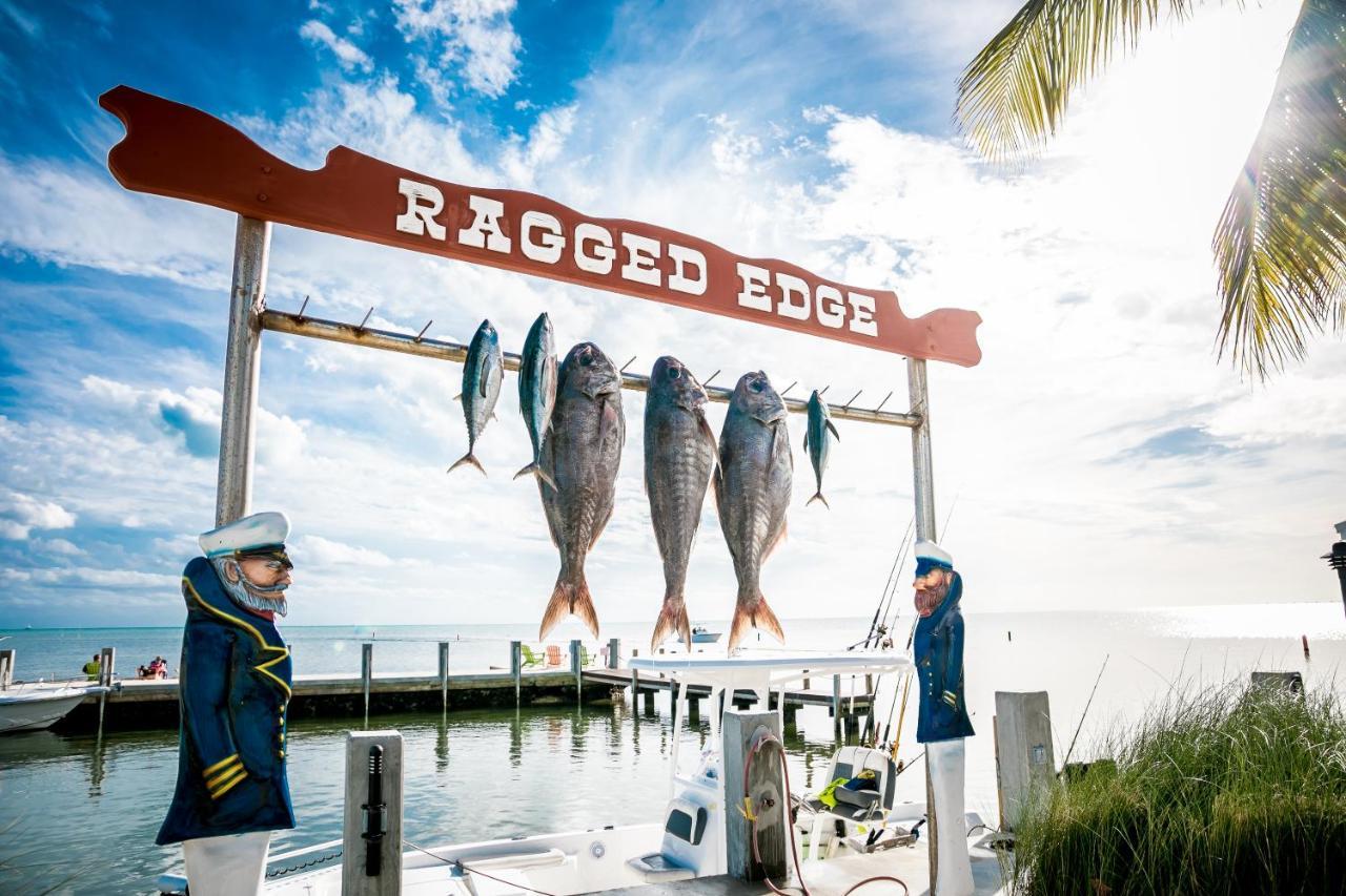 Ragged Edge Resort & Marina 아일라모라다 외부 사진