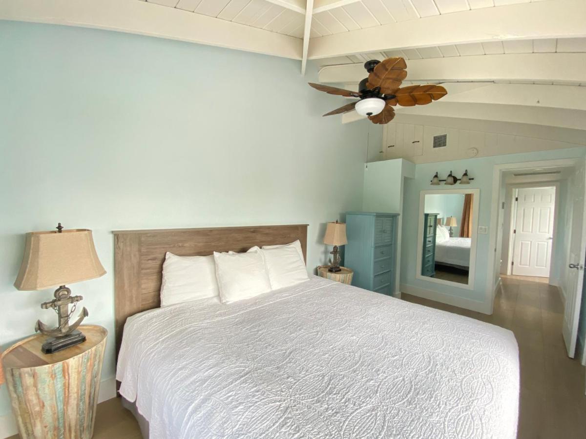 Ragged Edge Resort & Marina 아일라모라다 외부 사진