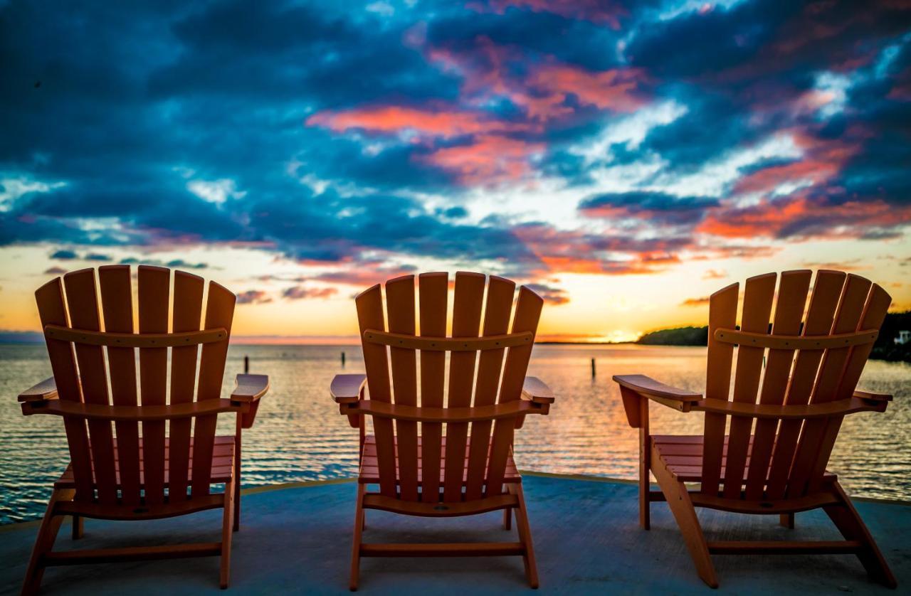 Ragged Edge Resort & Marina 아일라모라다 외부 사진