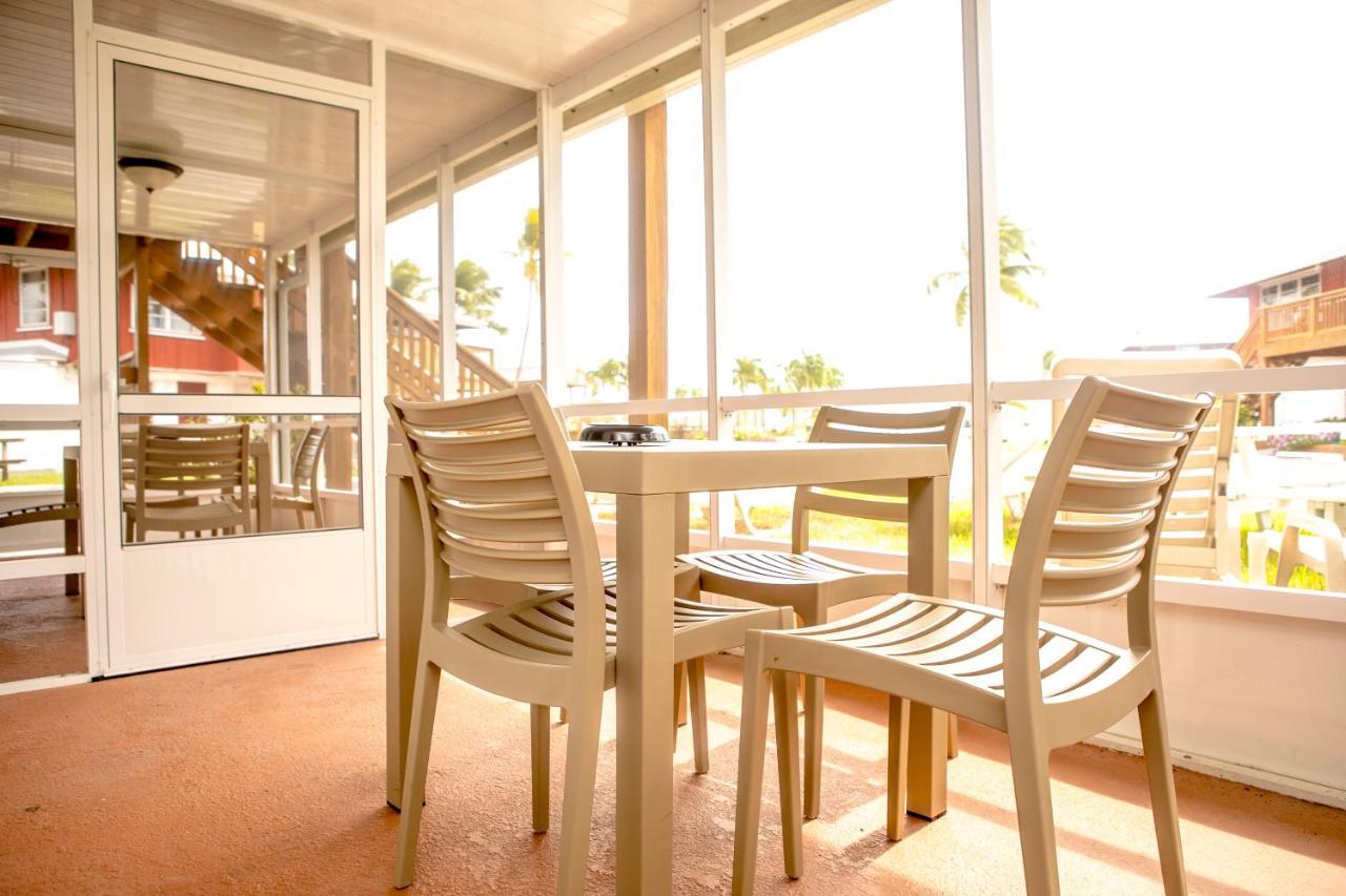 Ragged Edge Resort & Marina 아일라모라다 외부 사진