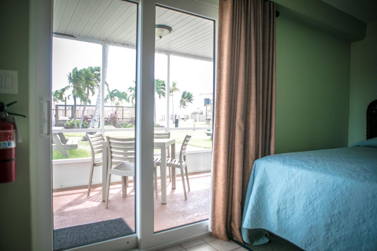 Ragged Edge Resort & Marina 아일라모라다 외부 사진