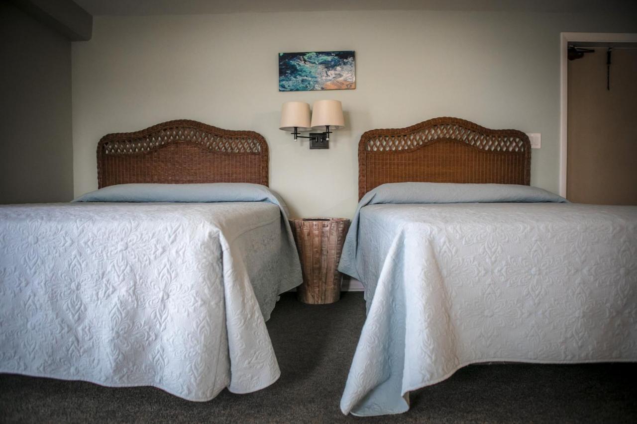 Ragged Edge Resort & Marina 아일라모라다 외부 사진